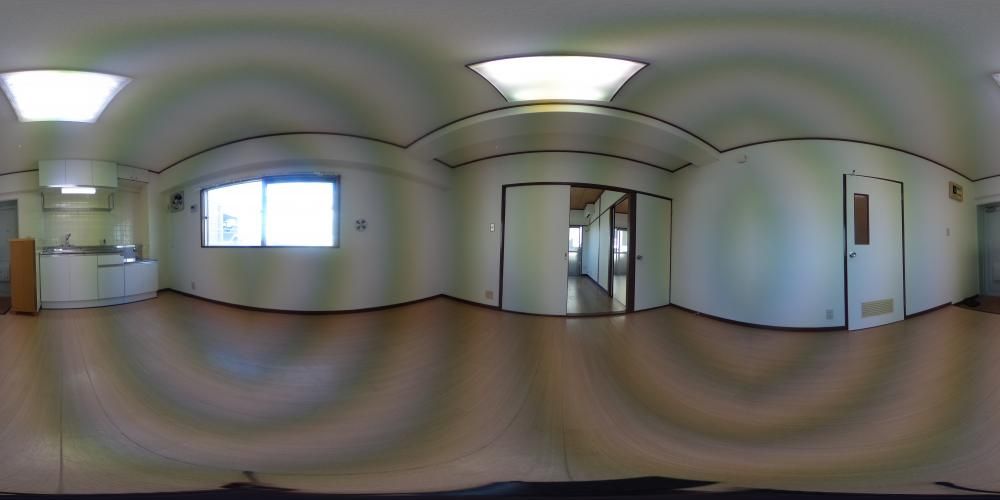 ���r���O