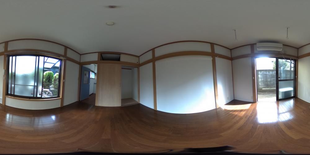 ���r���O