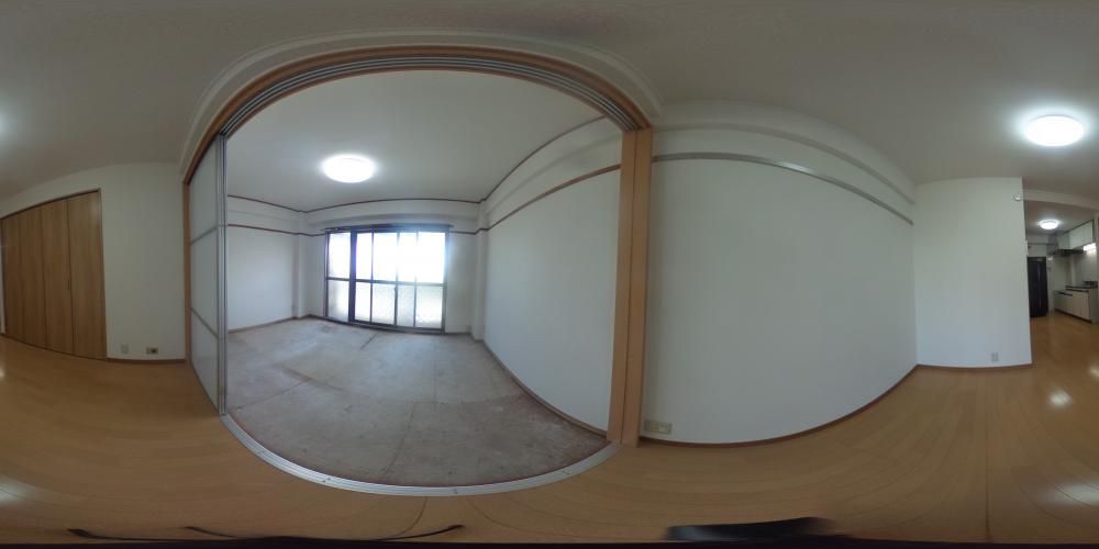 ���r���O