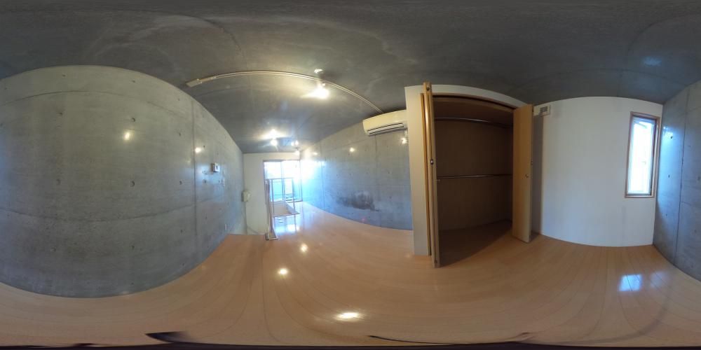 ���r���O