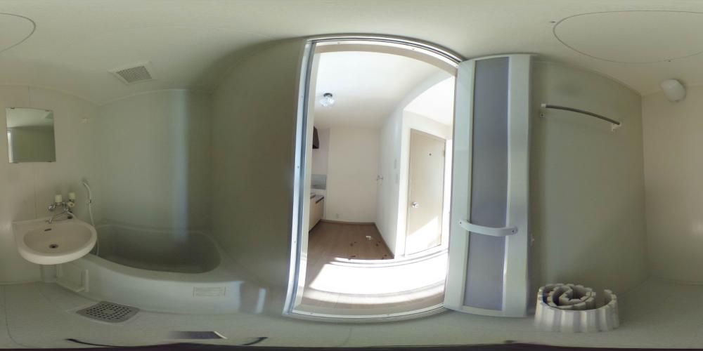 �o�X���[��