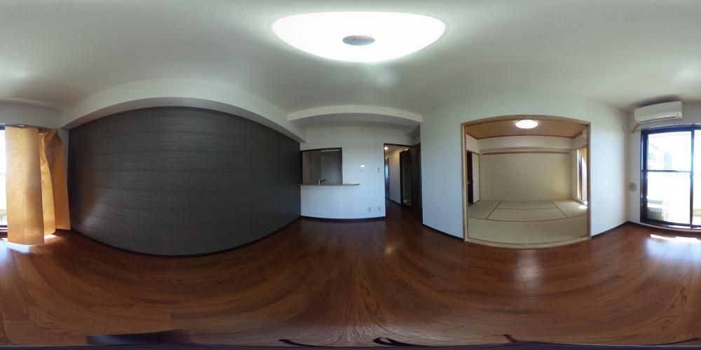 ���r���O